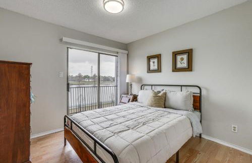 Lake-View Townhome with Pool Access in Houston Area! - Foto 23