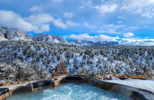 Skyfall Cabin. Stunning views, Hot Tub, minutes from Zion - Foto 1