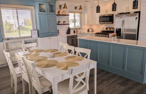 Bay Bliss - Private Beachfront Home with 180° Views & Hot Tub! - Foto 12