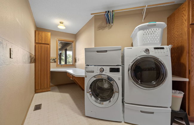 Peaceful Pines 5 BR Home with Jacuzzi - Foto 23