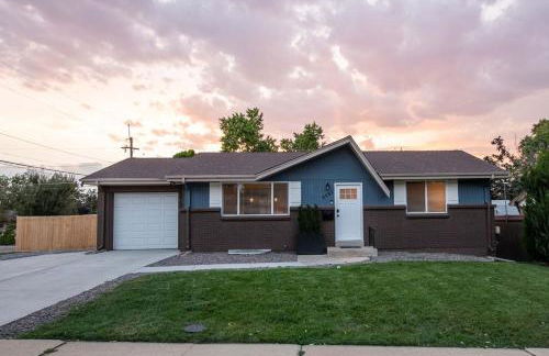 Private Upper Unit Home, Pet Friendly, Min to DT - Foto 8