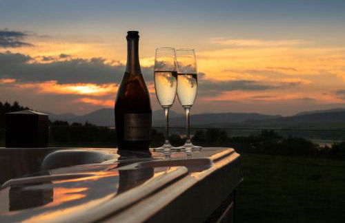 Super King Lodge-Sleeps 2-HotTub-Sea View - Foto 3