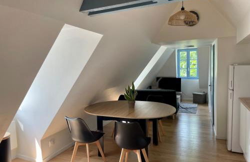 Charmant appartement 2 chambres entièrement rénové avec parking au calme tout en étant à deux pas des commerces et restaurants - Foto 14