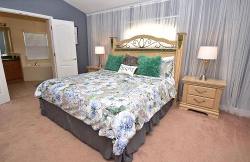 Comfortable Pool Home with Spa & Games Room Close to Disney - Foto 13