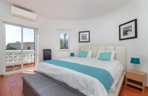 Casa Rainha Near Carvoeiro pool BBQ - Foto 13