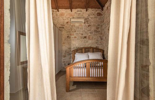 Murtini Stone Villa with Private Pool, by ZanteWize - Foto 16