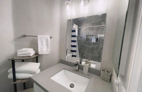 Newly Remodeled Pool Villa 3BD 3BA By Summerlin - Foto 42