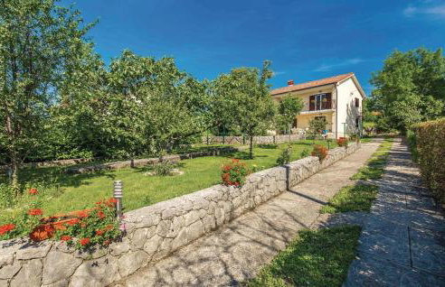 3 Bedroom Cozy Apartment In Viskovo - Foto 9