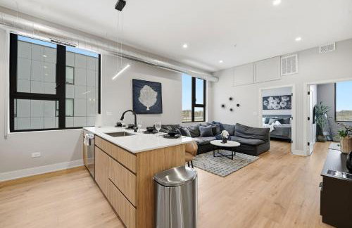 Edgewater Apt with Free Parking Gym Modern Living - Photo 6