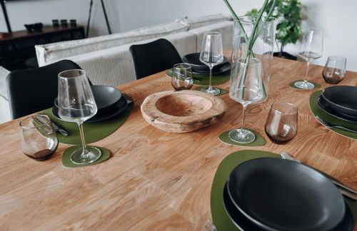 NASA Homes ruhiges Apartment WLAN Arbeitsplatz Balkon Hotelbetten - Foto 22