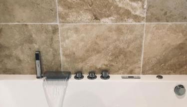 Bel appartement rdc détente Balnéo & Ciné & Terrasse proche Centre Gare Amiens - Foto 5