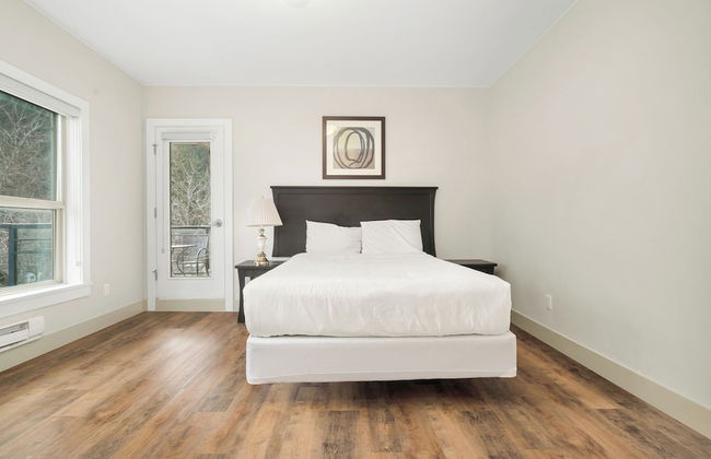 Embrace Serenity Luxe 2BR Suite - Photo 8