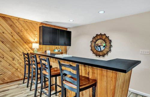 Waterfront Lake House Ideal Dock for Boats, Swimming, Fishing - Foto 14