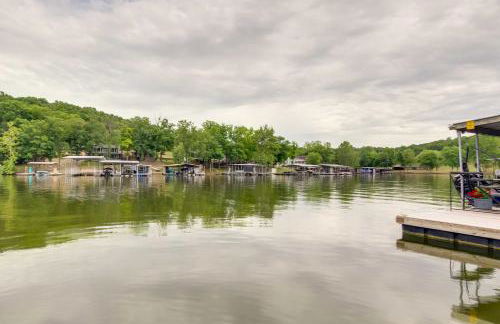 Lakefront Sunrise Beach Home with Private Dock! - Foto 28