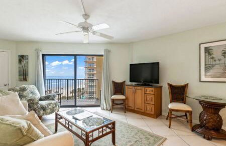 Ocean Views from Your Private Balcony! Sunglow Resort 704 by Brightwild - Foto 7