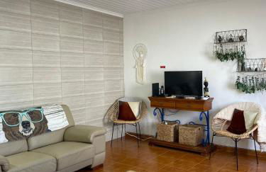 House In The Valley - Photo 1