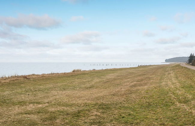 "Hattie" - 100m from the sea - Foto 9