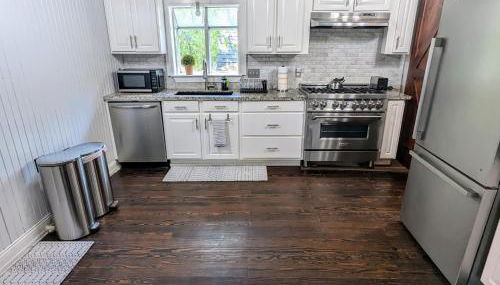 Woodhaven Cottage Downtown McKinney - Foto 4, stove, dishwasher, toaster