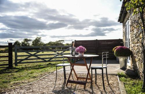 The Hideaway with hot tub - Foto 28