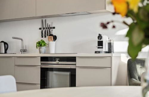 GUT KLETKAMP "Mühlenhof 3" - Ruhige Ferienwohnung mit 2 Schlafzimmern I Terrasse mit See- & Naturblick I Gemeinschaftsgarten I 15 Min zur Ostsee I Küche I Parkplatz I Waschmaschine I WLAN - Foto 25