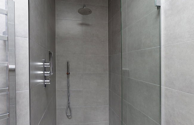 Immaculate Central Windsor Town House - Foto 24