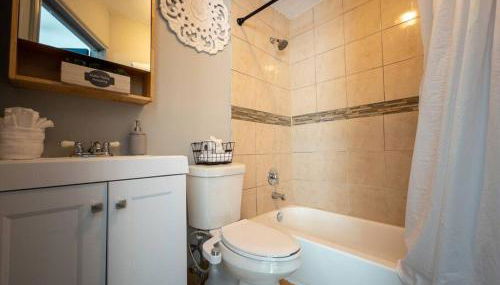 SuperValue Suite #1 @ East End Revitalized - Foto 5