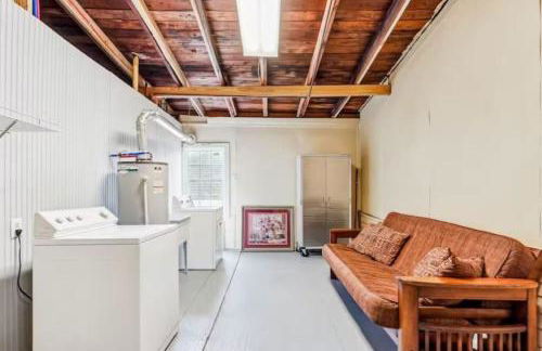 Penthouse on Claiborne - Foto 20