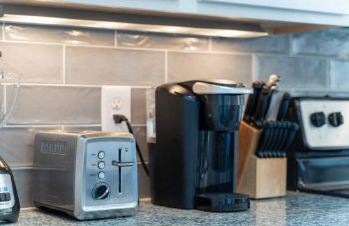 Epic Location- Steps from 12th S, Sleep12 - Foto 28