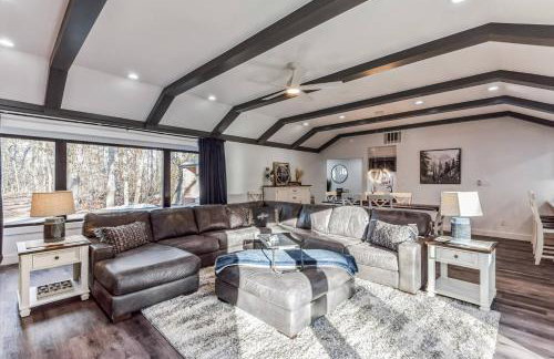 RiverEdge Haven Hot Tub, 5 Beds, Kayaks Near ND - Foto 14