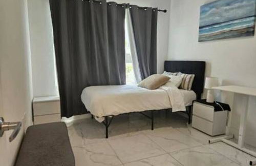 25893 Sw 144 CT · 3 Bed 2.5 Bath Townhome Rooftop 1 Parking Spot - Foto 35