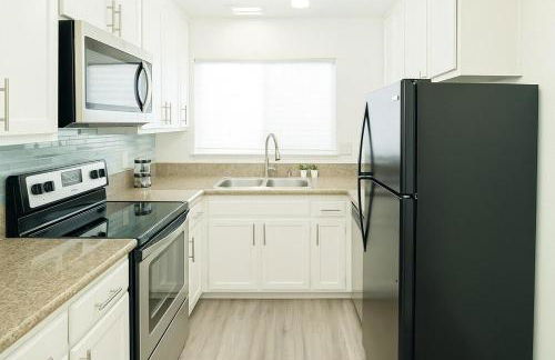 Spacious 2BR Townhouse - 3 Queens - Sleeps 8 - Foto 30