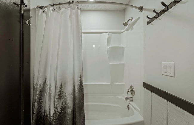 Pocono Bear Den by Avantstay Stylish Modern Deck w Grill Outdoor Dining - Foto 27