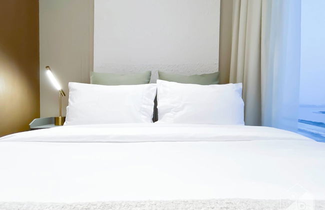 Gorgeous 1B Apt With Balcony in Azizi Fawad - Photo 3