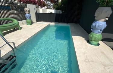 Beach Palace with small swimming pool, private beach, parking - Foto 41