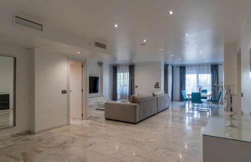 Luxury Vacation Villa - Photo 5