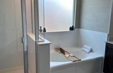 Relax with Spacious Modern Simplicity - Photo 19