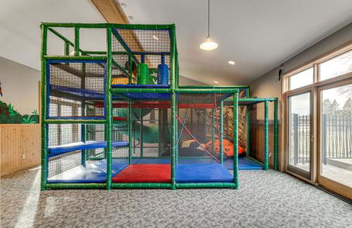 Luxe Long Lake Estate! Courts, Pool and Game Room - Foto 4