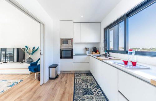 Stunning 3 BDR Flat W/ Rooftop Pool by LovelyStay - Foto 22