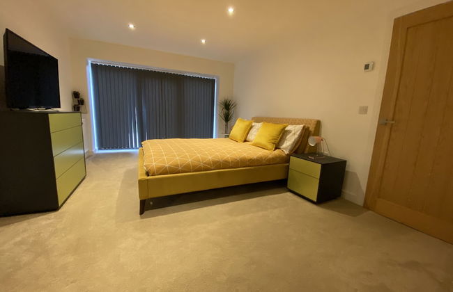 Lincoln 4-beds, Sleeps 13, Hot Tub & Pet Friendly - Foto 2