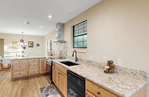 Hill Country Views and Patio Private Home - Foto 13