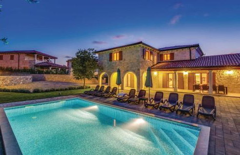 Beautiful Home In Turcic With Wifi - Foto 1