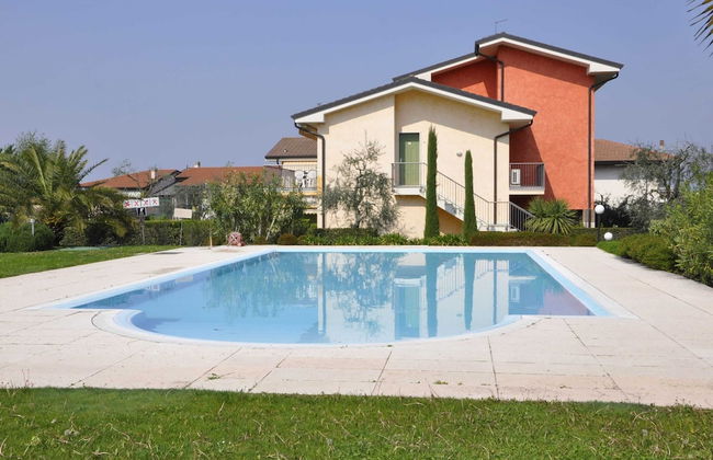 Holiday Home with Nicely Decorated Interior near Lake Garda - Foto 1