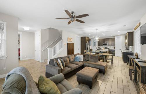 Modern Flagstaff Getaway with Mountain Charm. - Foto 7