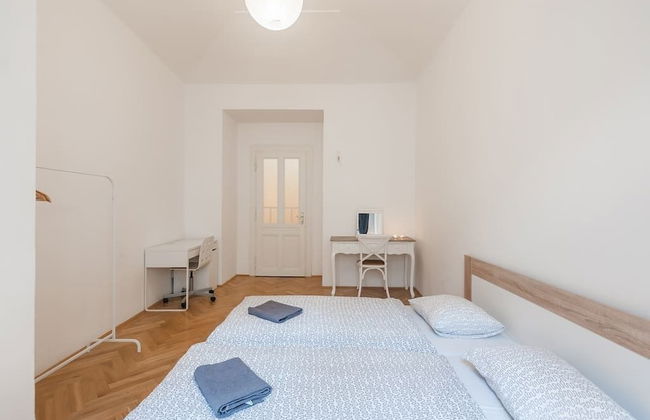 Central Apt with Netflix subscription - Photo 4