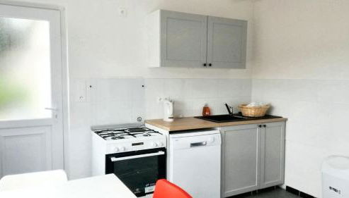 Maison cosy à Pontorson avec jardin clos et terrasse - Foto 4