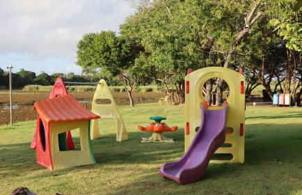 Apartamento espetacular na MELHOR praia da Bahia, GUARAJUBA é uma das únicas praias com selo azul do Brasil -Luxo, lazer, diversão e tranquilidade! Projetado para que você tenha a melhor experiência em hospedagem - Condominio tipo resort, o mais procurado - Foto 75