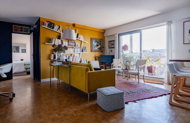 Eiffel Tower Design Residence - Photo 11