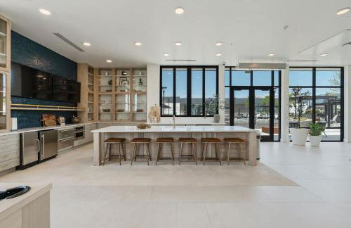 Outstanding Amenities-New Complex- Downtown Luxury - Foto 64