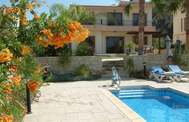 Three Bedroom Villa With Private Pool and Landscaped Garden Close to the Beach - Foto 18
