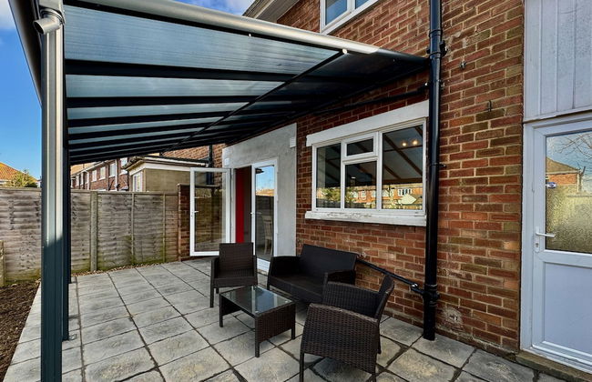 Sandringham House Serene Escape Cottage - Photo 34